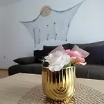 شقة New Line Village *