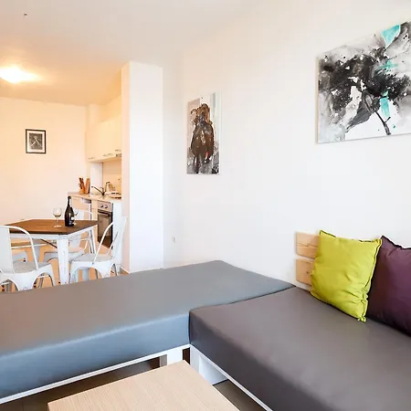 Apartament New Line Village *