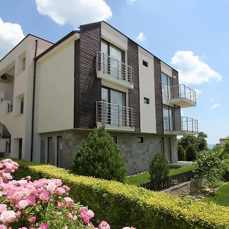 Apartament New Line Village *