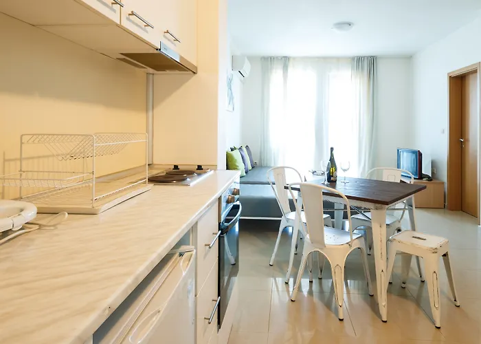 New Line Village Апартамент