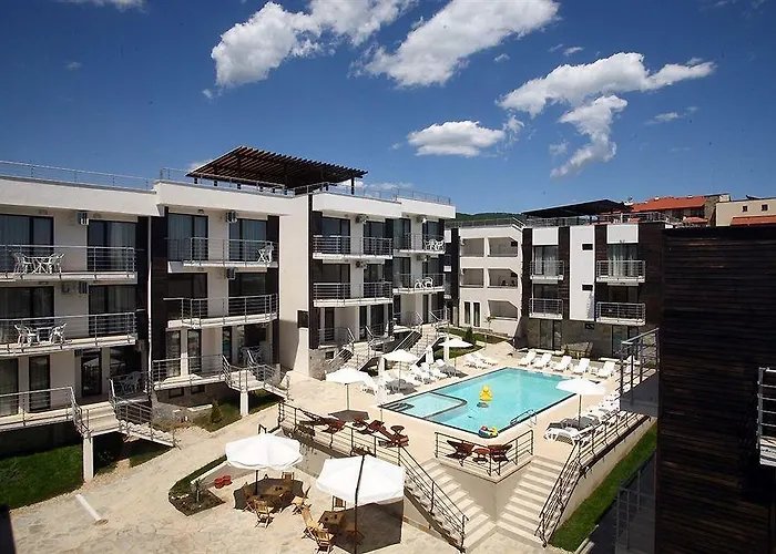 New Line Village * Napospart