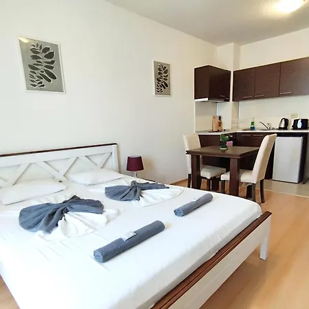 New Line Village サニービーチ