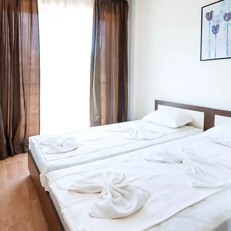 New Line Village * サニービーチ