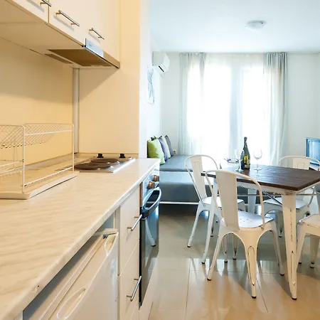 New Line Village Appartement