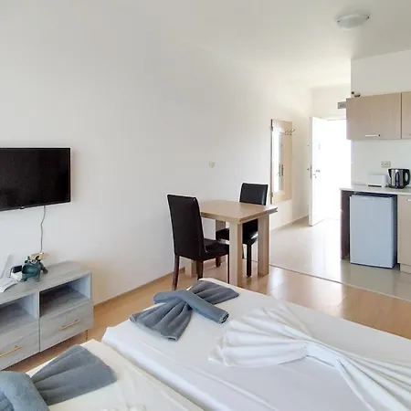 Apartament New Line Village