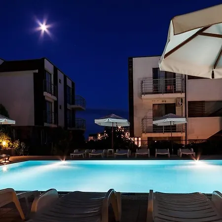 New Line Village サニービーチ